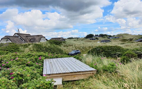 Felis - 200M from the Sea: Sommerhus, Hjem, Hus, Tag, Veranda, Estate, Sidespor, Garden Bygninger, Stuehus, Gård