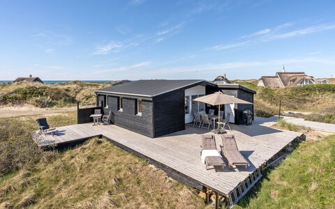 Felis - 200M from the Sea: Sommerhus, Hjem, Hus, Tag, Veranda, Estate, Sidespor, Garden Bygninger, Stuehus, Gård