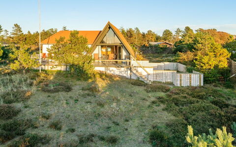 Ariana - 150M from the Sea: Tag, Hus, Hjem, Sommerhus, Dør, Sidespor, Dæk, Veranda, Planke, Hårdttræ