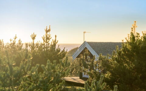 Ariana - 150M from the Sea: Tag, Hus, Hjem, Sommerhus, Dør, Sidespor, Dæk, Veranda, Planke, Hårdttræ