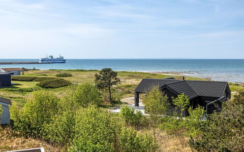 Frender - 150M from the Sea: Træ, Hjem, Veranda, Dæk, Hårdttræ, Tag, Bejdse, Trægulve, Eco Hotel