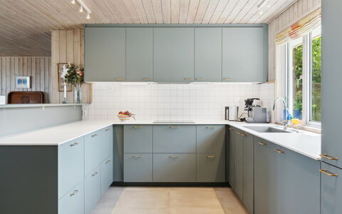 Gjoko - 40M from the Sea: Gulvbelægning, Træ, Køkken, Cabinetry, Indretning, Etage, Køkken Apparat, Countertop, Skab, Hjem