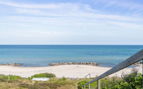 Gjoko - 40M from the Sea: Himmel, Blå, Vand, Horisont, Daytime, Krop Af Vand, Kyst, Strand, Coastal Og Oceaniske Landskabsformer, Hav