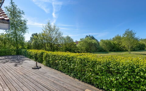 Zişan - 1.1Km from the Sea: Bygning, Hus, Vindue, Hjem, Tag, Boligområde, Busk, Sommerhus, Land Lot