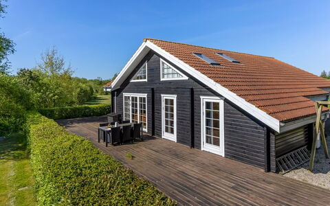 Zişan - 1.1Km from the Sea: Bygning, Hus, Vindue, Hjem, Tag, Boligområde, Busk, Sommerhus, Land Lot