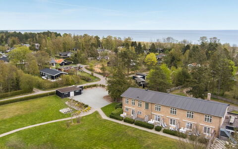 Samson - 100M from the Sea: Hus, Tag, Hjem, Sommerhus, Skur, Garden Bygninger, Sidespor, Gård, Bjælkehytte, Hytte