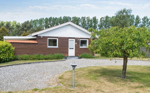 Onni - 1Km from the Sea: Svømmepøl, Ferieby