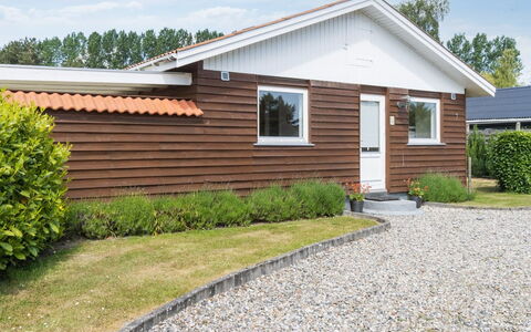 Onni - 1Km from the Sea: Svømmepøl, Ferieby