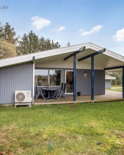 Gunvor - 1Km from the Sea