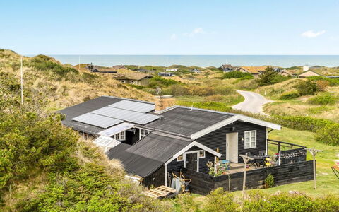 Katri - 500M from the Sea: Tag, Hjem, Sommerhus, Estate, Veranda, Sidespor, Hytte, Stuehus, Eco Hotel, Villa