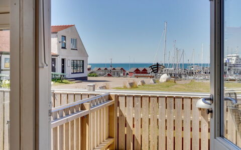 Ljubinko - 50M from the Sea: Træ, Hjem, Kompositmateriale, Dør, Sommerhus, Skygge, Sidespor, Hårdttræ, Bejdse