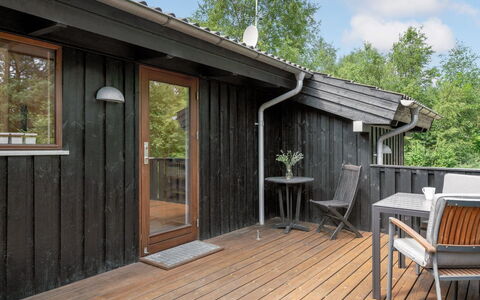 Mine - 300M from the Sea: Træ, Hjem, Veranda, Dæk, Hårdttræ, Tag, Bejdse, Trægulve, Eco Hotel