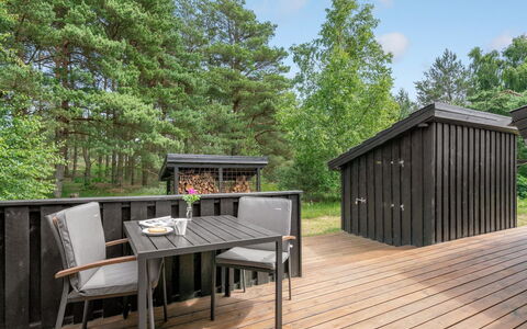 Mine - 300M from the Sea: Træ, Hjem, Veranda, Dæk, Hårdttræ, Tag, Bejdse, Trægulve, Eco Hotel