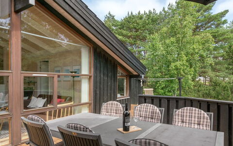 Mine - 300M from the Sea: Træ, Hjem, Veranda, Dæk, Hårdttræ, Tag, Bejdse, Trægulve, Eco Hotel