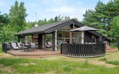 Mine - 300M from the Sea: Træ, Hjem, Veranda, Dæk, Hårdttræ, Tag, Bejdse, Trægulve, Eco Hotel