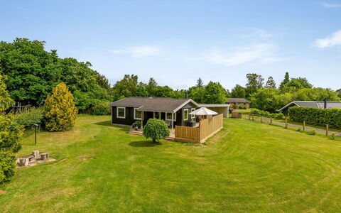 Silvana - 750M from the Sea: Hus, Almindeligt, Hjem, Land Lot, Tag, Landdistrikt, Sommerhus, Lawn, Have, Eng