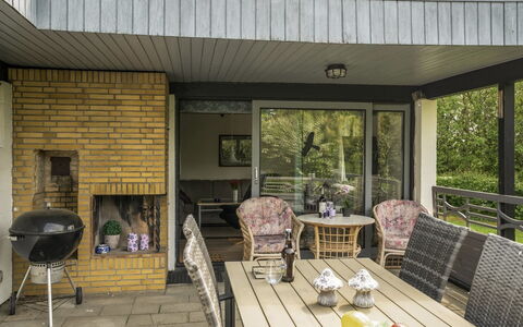 Yak - 350M from the Sea: Græs, Hus, Tag, Sommerhus, Hjem, Busk, Stuehus, Land Lot, Landdistrikt