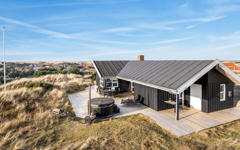 Tahnee - 450M from the Sea: Sommerhus, Skur, Hytte, Stuehus, Prærie, Hytte, Lade, Bjælkehytte, Garden Bygninger