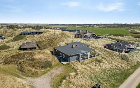 Emelin - 475M from the Sea: Tag, Hus, Hjem, Sommerhus, Dør, Sidespor, Dæk, Veranda, Planke, Hårdttræ