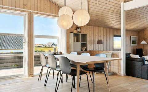 Marissa - 200M from the Sea: Mursten, Estate, Have, Forstad, Indkørsel, Landscaping, Gård, Hacienda, Stuehus, Backyard