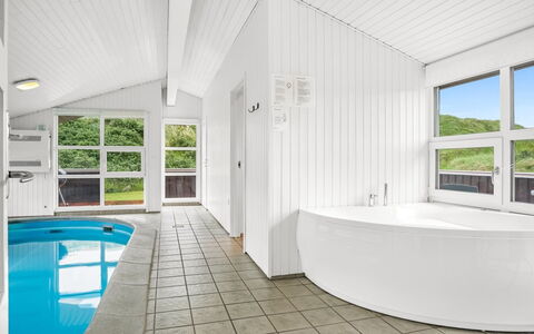 Larisa - 250M from the Sea: Loft, Kompositmateriale, Svømmepøl, Design, Hårdttræ, Gård, Dæk, Planke, Stuehus, Garden Bygninger