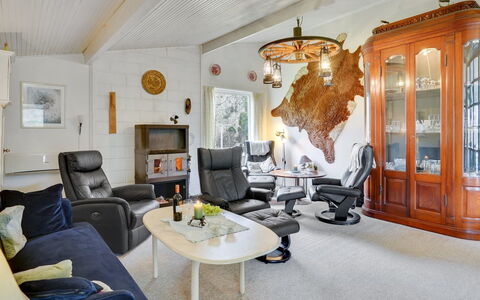 Simon - 225M from the Sea: Tag, Hus, Land Lot, Hjem, Sommerhus, Estate, Garden Bygninger, Skygge, Bjælkehytte, Landscaping