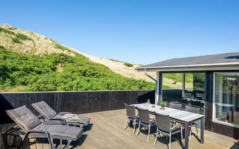 Lill - 50M from the Sea: Veranda, Dæk, Skygge, Altan, Hårdttræ, Planke, Udendørs Møbler, Eco Hotel, Trægulve, Villa