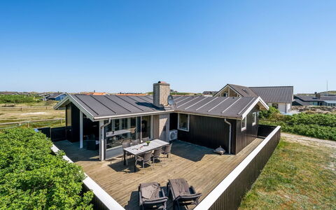 Lill - 50M from the Sea: Tag, Hjem, Hus, Arkitektur, Sommerhus, Sidespor, Estate, Skygge, Stuehus, Veranda