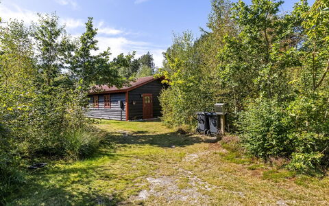 Sofia - 500M from the Sea: Svømmepøl, Udendørs Møbler, Møbel, Udvej, Flise, Eco Hotel, Skygge, Stol, Fritid, Estate