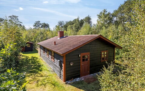 Sofia - 500M from the Sea: Svømmepøl, Udendørs Møbler, Møbel, Udvej, Flise, Eco Hotel, Skygge, Stol, Fritid, Estate