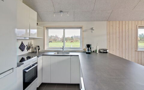 Ethel - 1.5Km to the Fjord: Køkken, Gulvbelægning, Loft, Countertop, Indretning, Etage, Cabinetry, Køkken Apparat, Husholdningsapparat