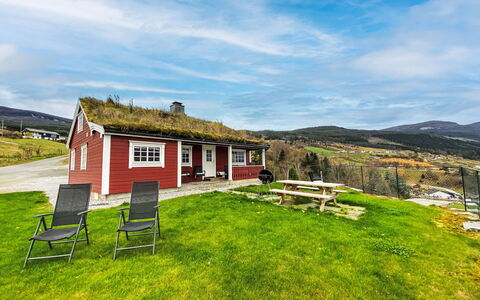 Krampehaugen: Sky, Himmel, Plante, Bygning, Vindue, Naturlige Landskab, Highland, Træ, Land Lot, Hus