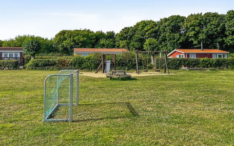 Kjera - 200M from the Sea: Plantesamfund, Sollys, Urteagtig Plante, Have, Plantation, Landbrug, Farm