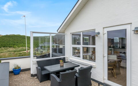 Ristana - 100M from the Sea: Hjem, Dør, Altan, Veranda, Dagslys, Aluminium, Dæk, Villa