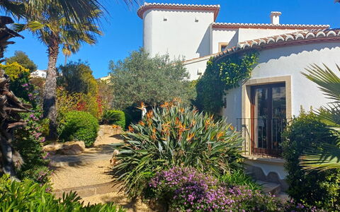 Villa Lantana: Busk, Have, Landscaping, Hacienda, Estate, Villa, Gård, Eco Hotel