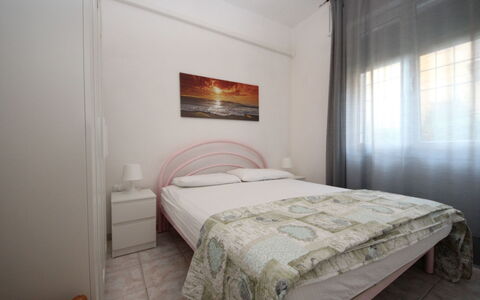 Rosolina Mare 625: Møbel, Ejendom, Komfort, Bygning, Træ, Vindue, Bed Frame, Indretning, Etage