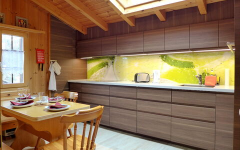Elsighornblick: Cabinetry, Ejendom, Møbel, Countertop, Vindue, Køkken, Træ, Indretning, Arkitektur, Bord