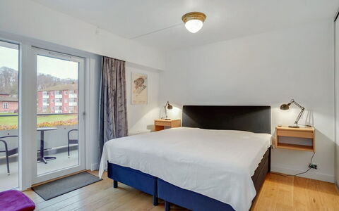 Pekka - 50M from the Sea: Indretning, Gulvbelægning, Møbel, Etage, Loft, Seng, Soveværelse, Værelse, Bed Frame, Lejlighed