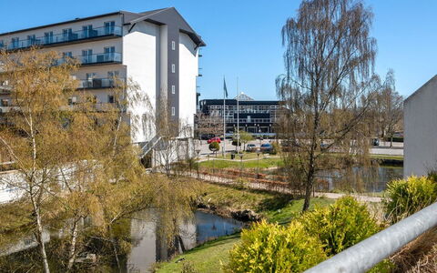 Pekka - 50M from the Sea: Daytime, Bygning, Boligområde, Lejlighed, Urban Design, Menneskelig Bosættelse, Ejerlejlighed, Hovedkvarter, Hovedkontor