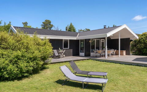 Ingelis - 1.2Km from the Sea: Gulvbelægning, Etage, Loft, Indretning, Countertop, Køkken, Cabinetry, Værelse, Større Bandage, Lysarmatur