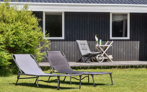 Ingelis - 1.2Km from the Sea: Gulvbelægning, Etage, Loft, Indretning, Countertop, Køkken, Cabinetry, Værelse, Større Bandage, Lysarmatur