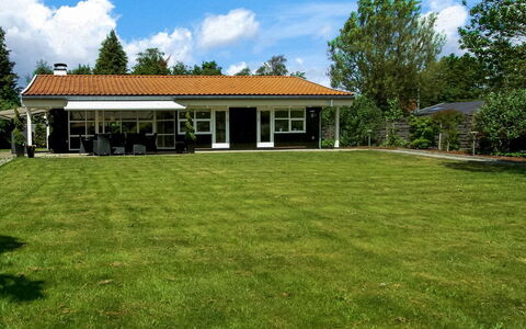 Cedomir - 625M from the Sea: Plantesamfund, Sollys, Urteagtig Plante, Have, Plantation, Landbrug, Farm