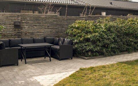 Cedomir - 625M from the Sea: Plantesamfund, Sollys, Urteagtig Plante, Have, Plantation, Landbrug, Farm
