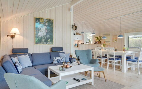 Franca - 500M from the Sea: Træ, Tag, Arkitektur, Hjem, Hus, Sommerhus, Sidespor, Hårdttræ, Hældning, Estate