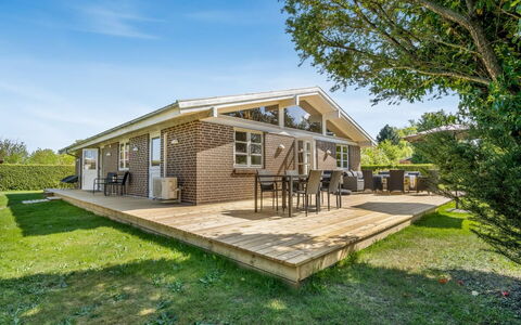 Melle - 350M from the Sea: Plantesamfund, Sollys, Urteagtig Plante, Have, Plantation, Landbrug, Farm