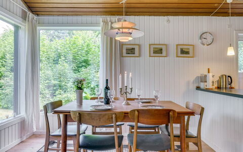 Lucie - 1.5Km from the Sea: Møbel, Indretning, Træ, Gulvbelægning, Lysarmatur, Loft, Spisestue, Køkken & Spisebord, Stol, Bord