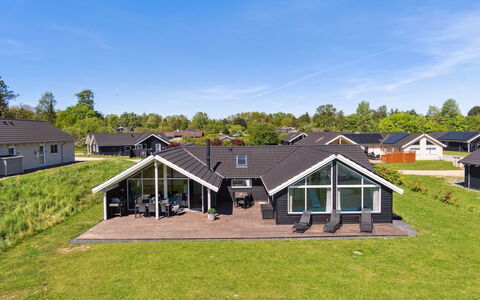 Vara - 800M from the Sea: Lejlighed, Skygge, Altan, Stol, Hegn, Udendørs Møbler, Aluminium, Kunstgræs