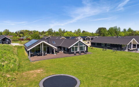 Vara - 800M from the Sea: Lejlighed, Skygge, Altan, Stol, Hegn, Udendørs Møbler, Aluminium, Kunstgræs