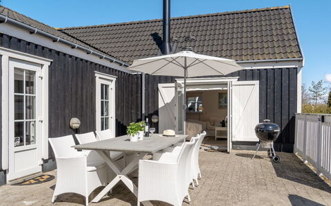 Drude - 920M from the Sea: Træ, Tag, Arkitektur, Hjem, Hus, Sommerhus, Sidespor, Hårdttræ, Hældning, Estate