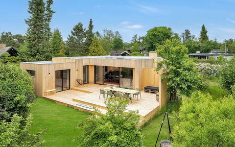 Matti - 1Km from the Sea: Boligområde, Tag, Forstad, Indkørsel, Estate, Skorsten